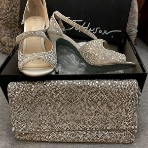 Betsey Johnson bayli crystal wedding shoes and matching clutch set 7.5